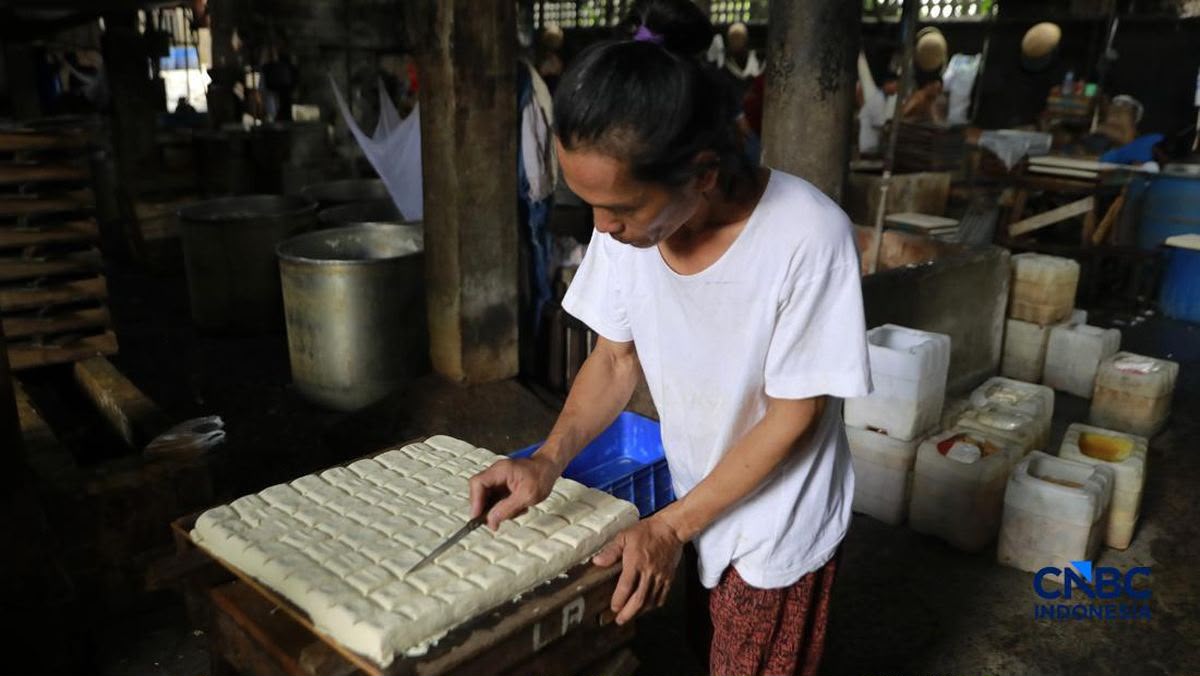 Perajin Tahu Tempe di Bojonegoro Makin Gelisah, Harga Kedelai Naik Regenerasi Terancam